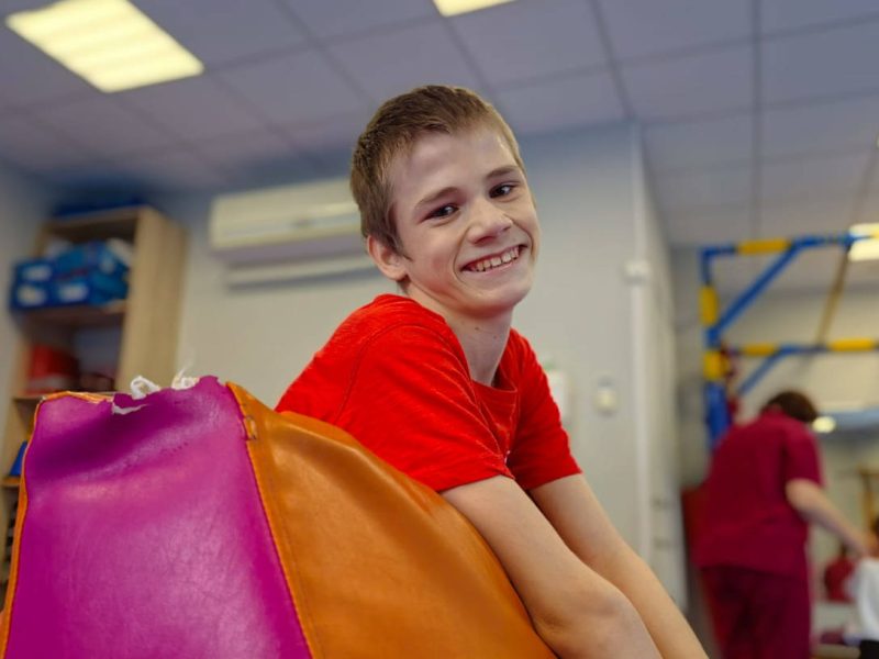 #Спасибо! Благодаря курсу реабилитации Ваня Тихонов может самостоятельно стоять и пройти с поддержкой несколько метров!