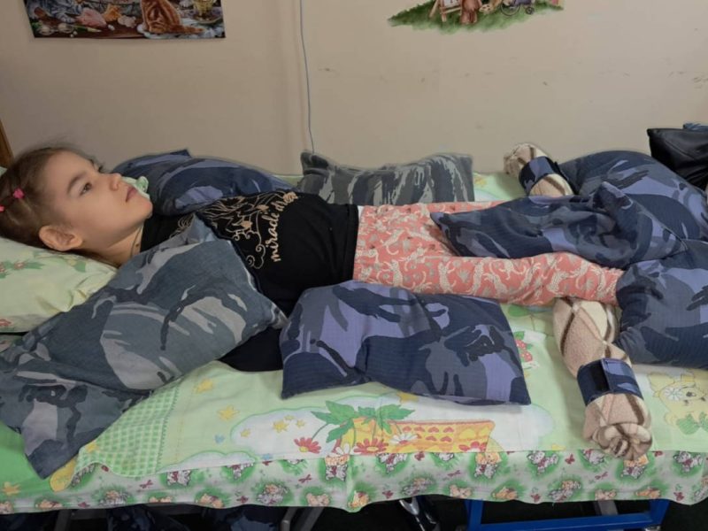 #Спасибо! Алиса Ткаченко теперь сама переступает в ходунках – это новый шаг к свободе от коляски!