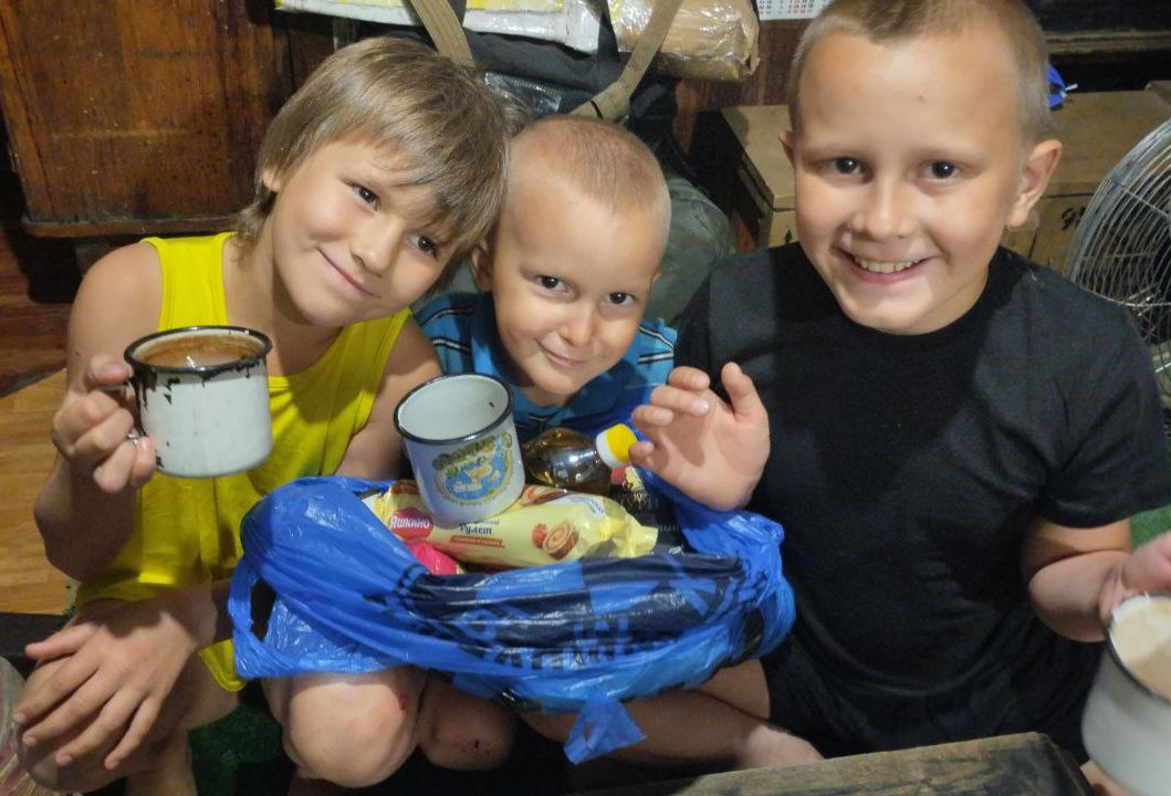 #Спасибо! Вы помогли закупить продукты для жителей Донбасса, оказавшихся в беде #Спасибо! Вы помогли закупить продукты для жителей Донбасса, оказавшихся в беде